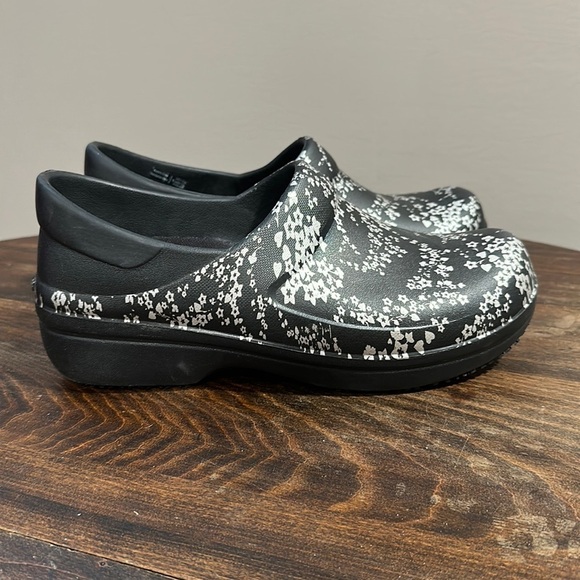 Crocs Clog Women’s Size 8 Neria Pro II Clog Work Slip On SR Shoes Nursing - Picture 3 of 8